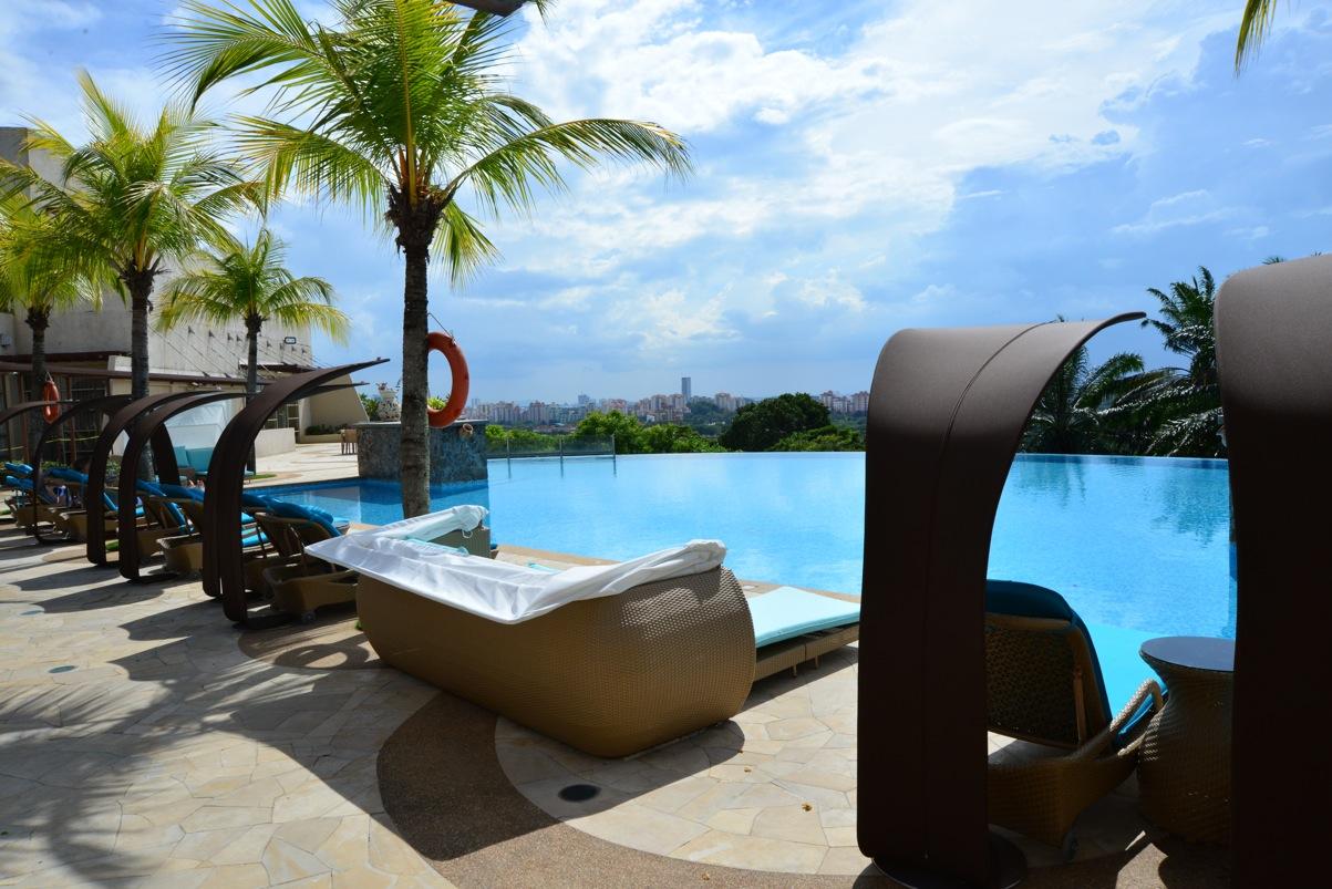 Pulse Grande Hotel Putrajaya Exterior photo The swimming pool at the hotel