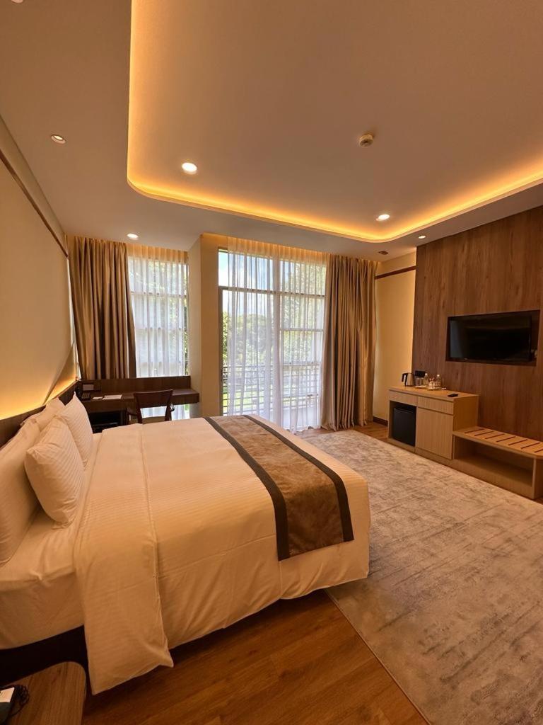 Pulse Grande Hotel Putrajaya Exterior photo Deluxe Room