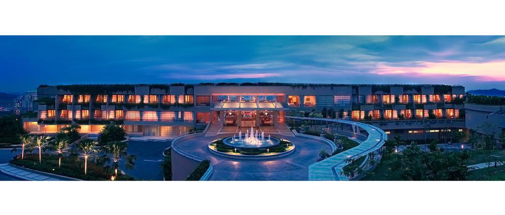 Pulse Grande Hotel Putrajaya Exterior photo The Westin Resort and Spa, Des Moines